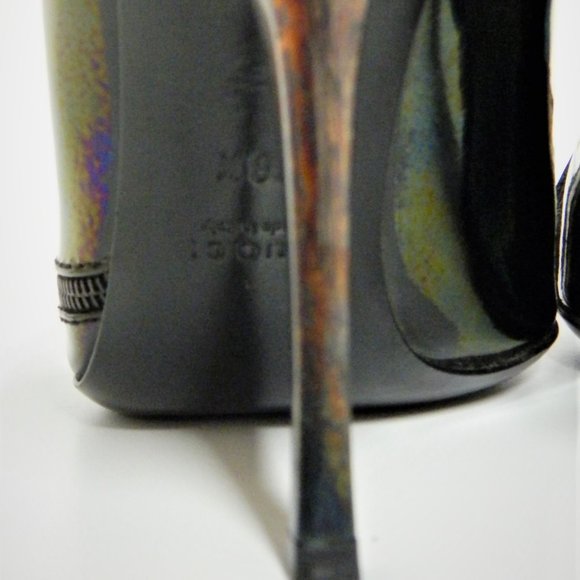 Gucci Iridescent Peep Toe Pump - Picture 10 of 13